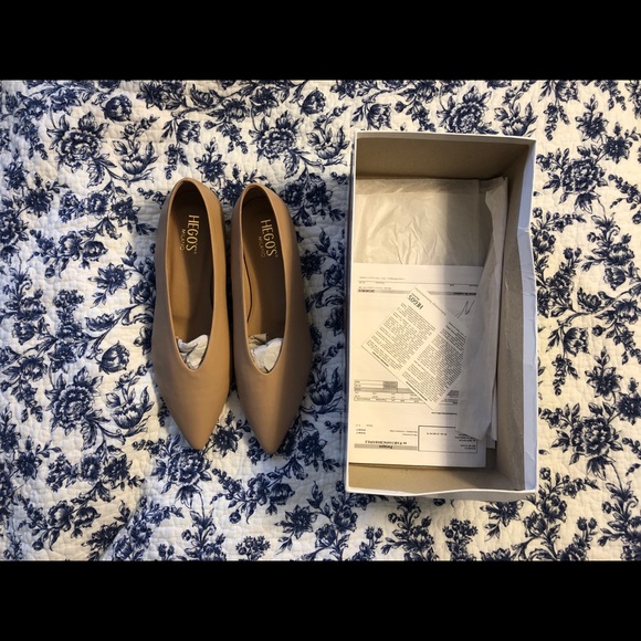 Tan NWT Italian leather flats - Picture 2 of 4
